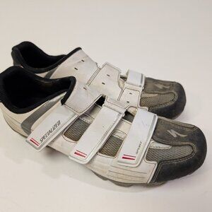 Specialized Mountain Bike Shoes and XT peddles